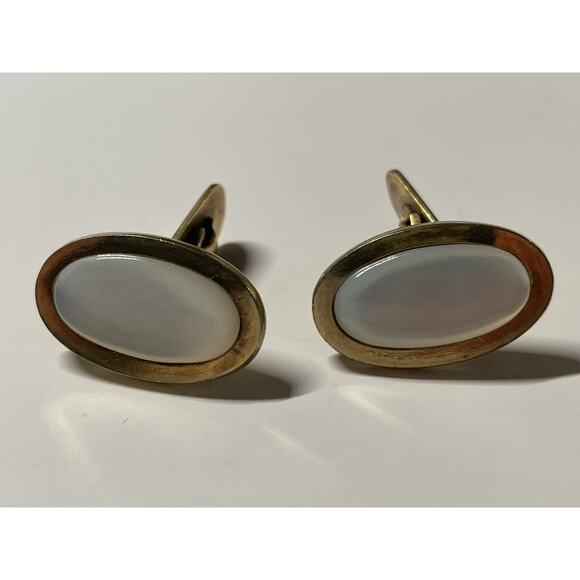 Vintage Gold Tone Cufflinks With Mother of Pearl Inlay Hallmark AM-D - Picture 1 of 5